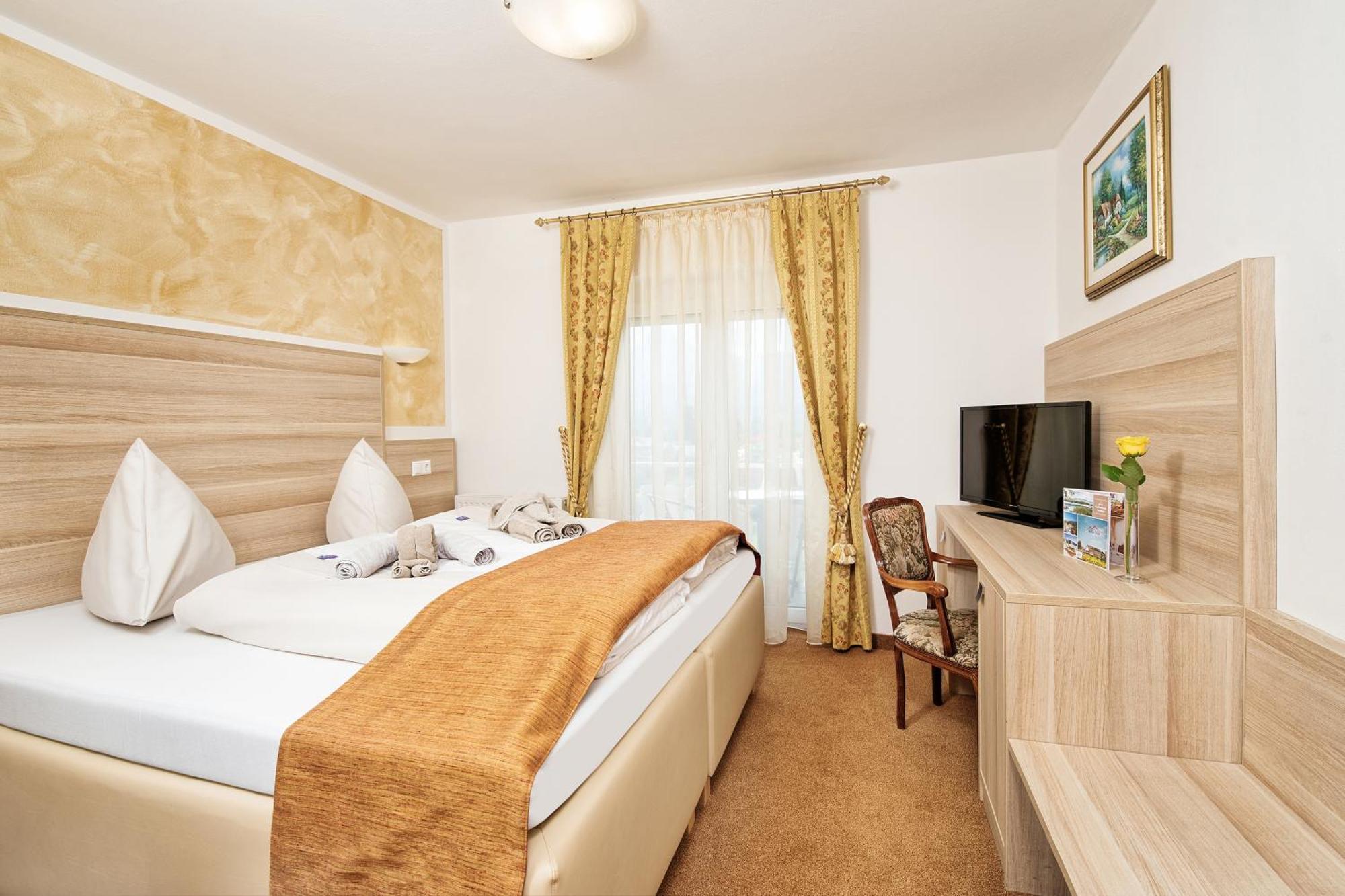 Hotel-Pension Melcher Дроболлах-ам-Фаакер-Зее Экстерьер фото