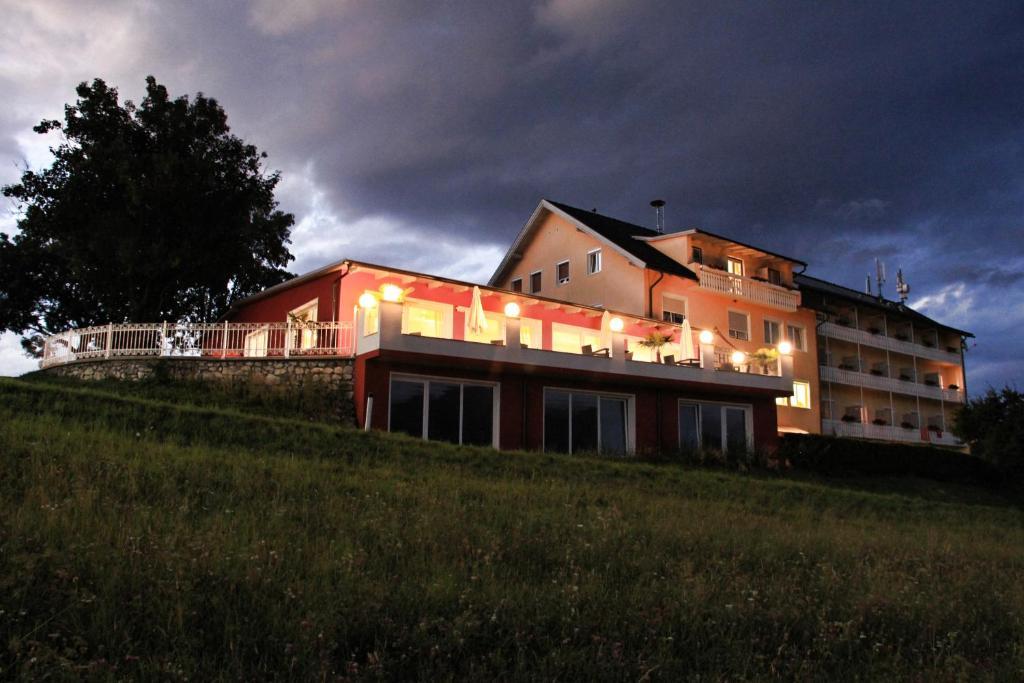 Hotel-Pension Melcher Дроболлах-ам-Фаакер-Зее Экстерьер фото